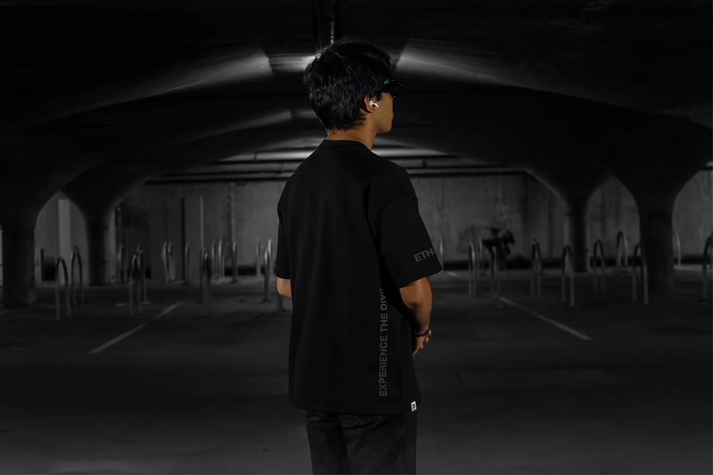 Essential Onyx T-Shirt [Unisex]