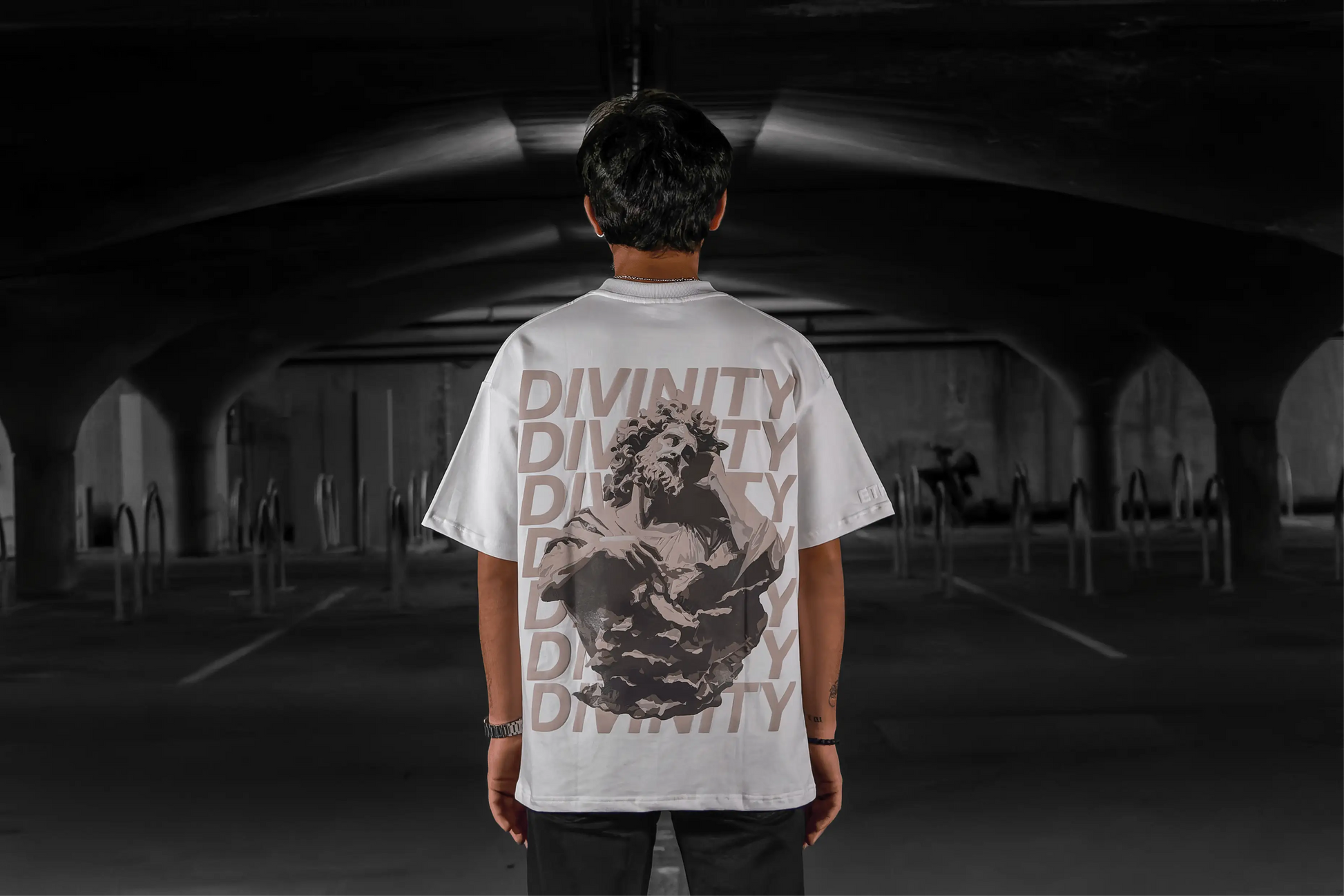Divinity Pearl T-Shirt [Unisex]
