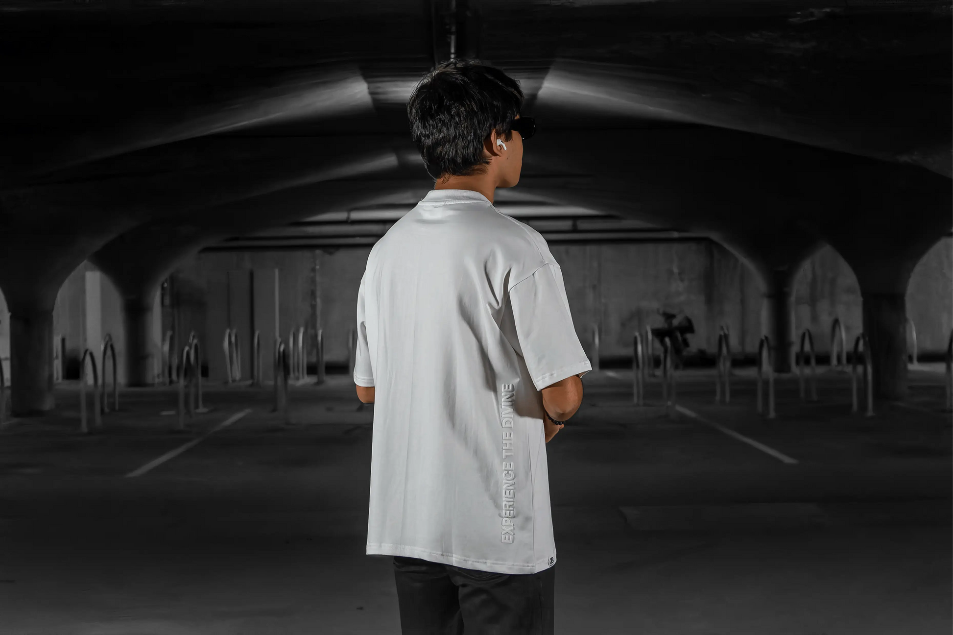 Essential Pearl T-Shirt [Unisex]